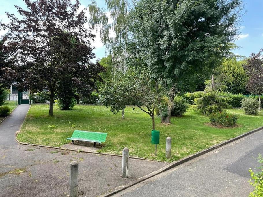 Appartement proche métro Villejuif LA Esterno foto